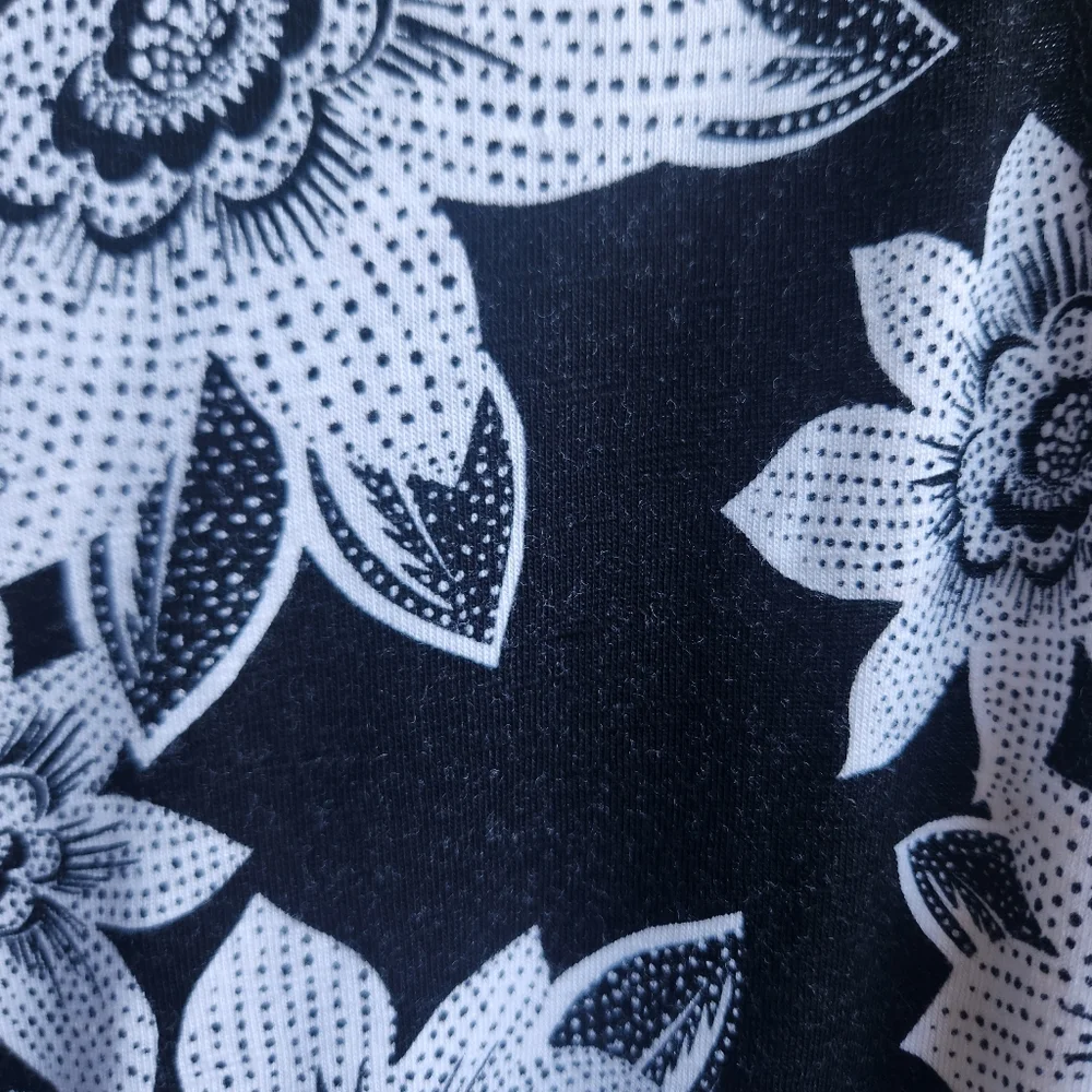 T by Talbots black and white floral dress. Drawstring waist. Pockets. Size MP - Picture 9 of 11